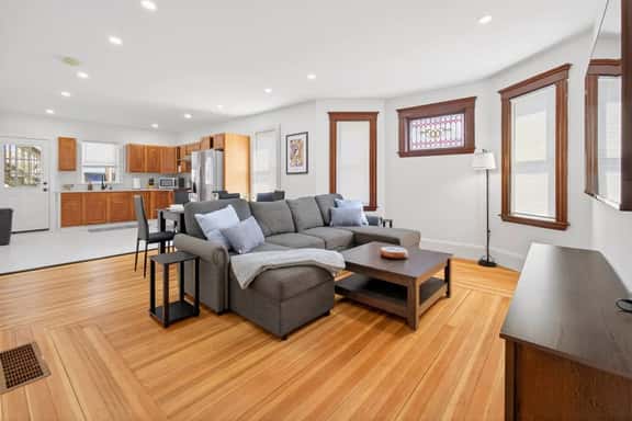 The Milton Manor (3BR 1BA Sleeps 6) U1 - Image 1