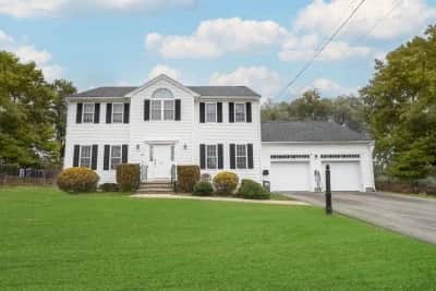 Spacious 4BR suburban home!