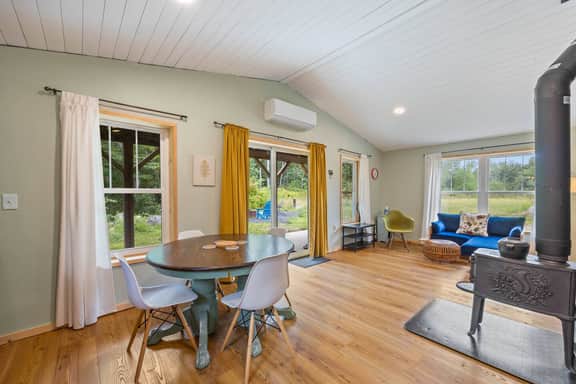 Better than Glamping, 2BR Cabin 1BA w/ Soaking Tub
