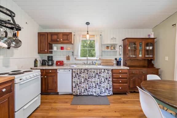 Better than Glamping, 2BR Cabin 1BA w/ Soaking Tub