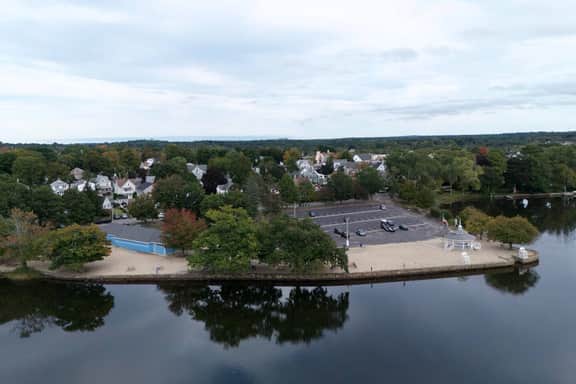FIFA World Cup Spacious Lake House (4 BR, 2 BA) U1