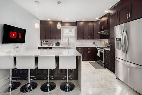 New England Victorian x Modern update 4 BR, 2BA
