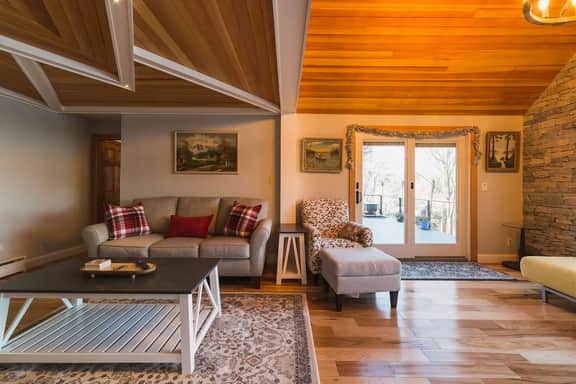 Peaceful Lake House 2BR, 2BA
