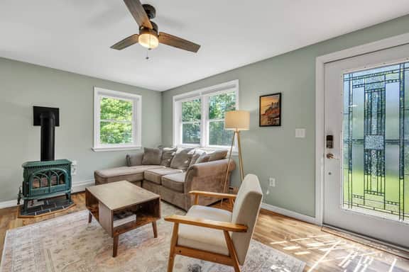 Fully stocked 3BR cottage