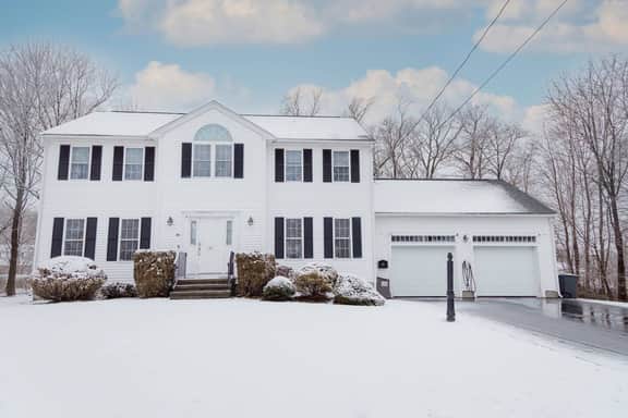 Spacious 4BR suburban home!