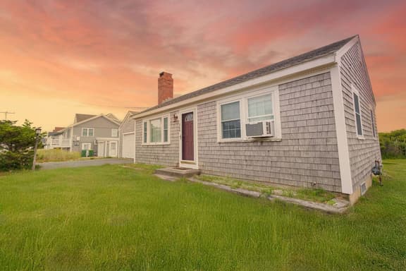 Cozy Sagamore Beach House